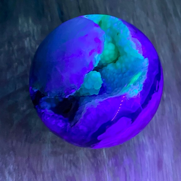 Large HQ Polished UV Reactive Volcano Agate Sphere w/ Wooden Stand - Picture 3 of 16